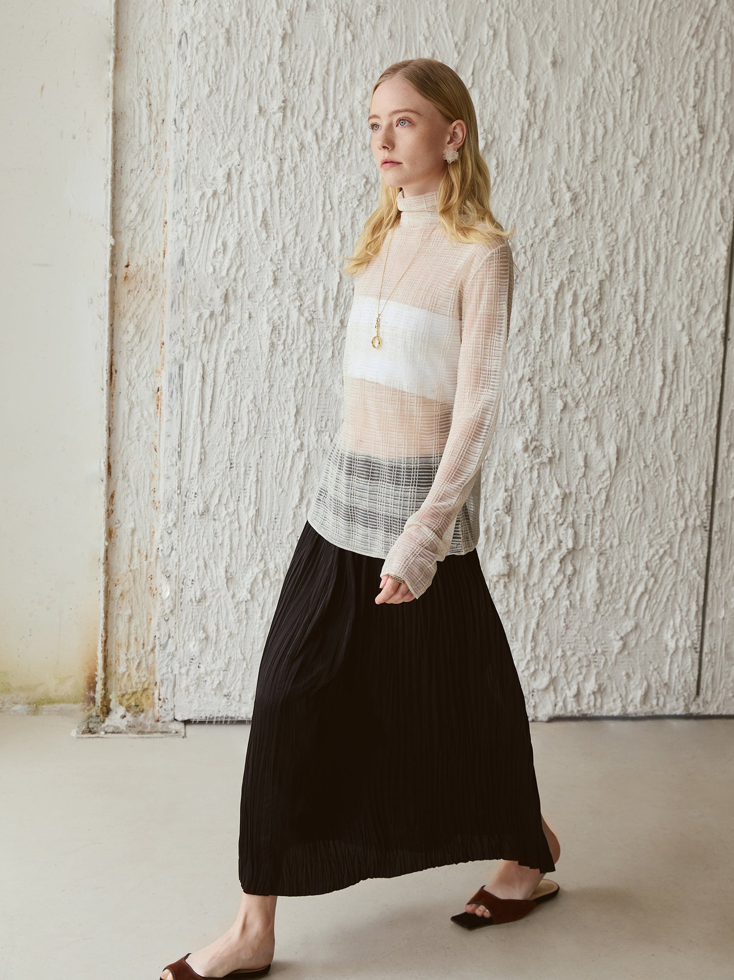Crinkle Pleated Midi Skirt – High-Waist, Double-Layer, Paper-Crush Texture, Night Black V026