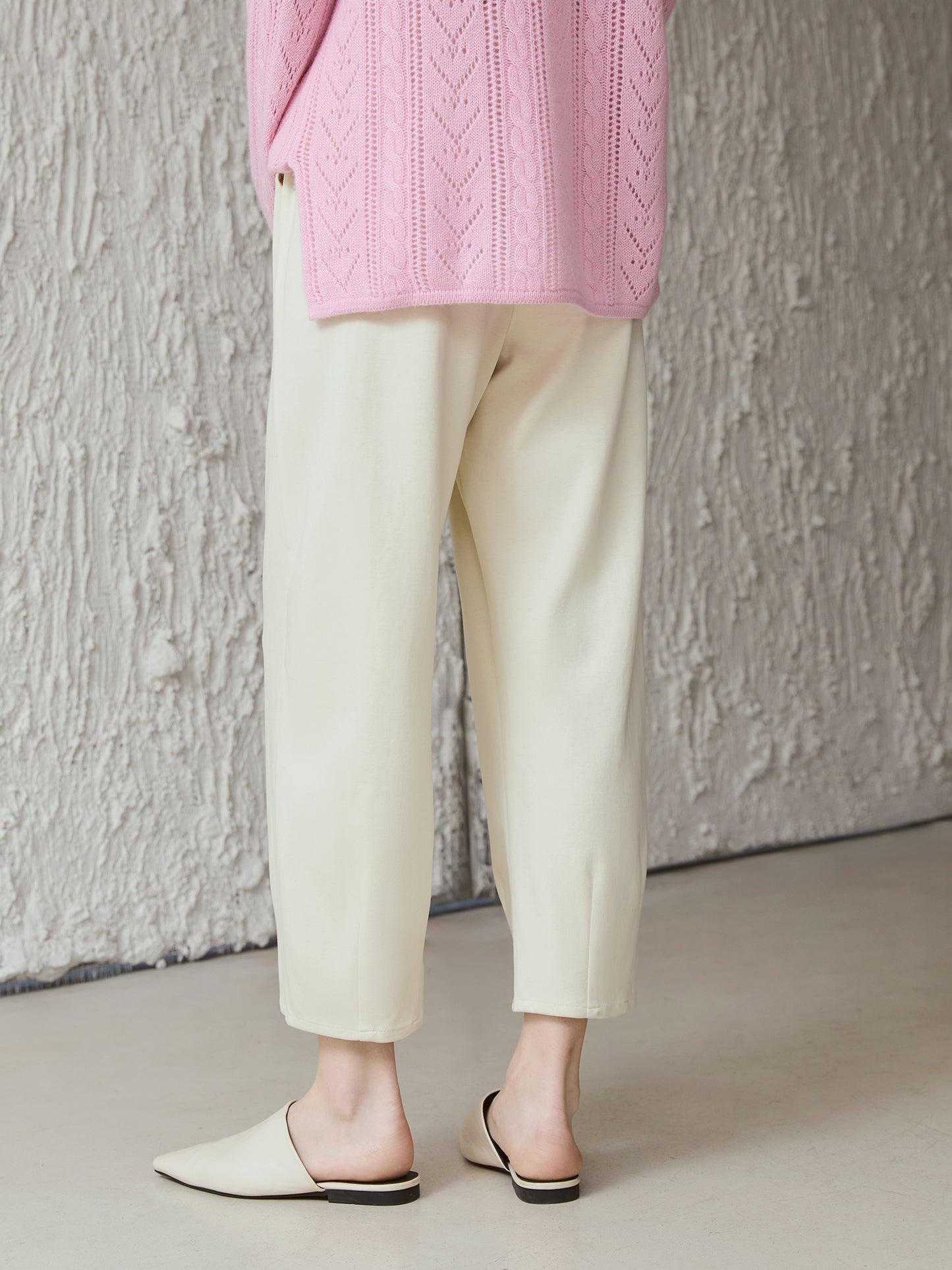 Oat-Cream Cotton Ankle Pants – Easy Pull-On Waist, Slimming Front Pleats V013
