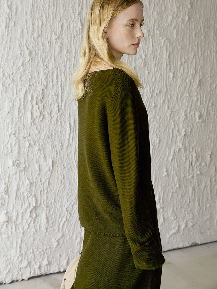 Silk–Wool Boat-Neck Knit Set — Long-Sleeve Top & Midi Skirt in Moss Gree V025