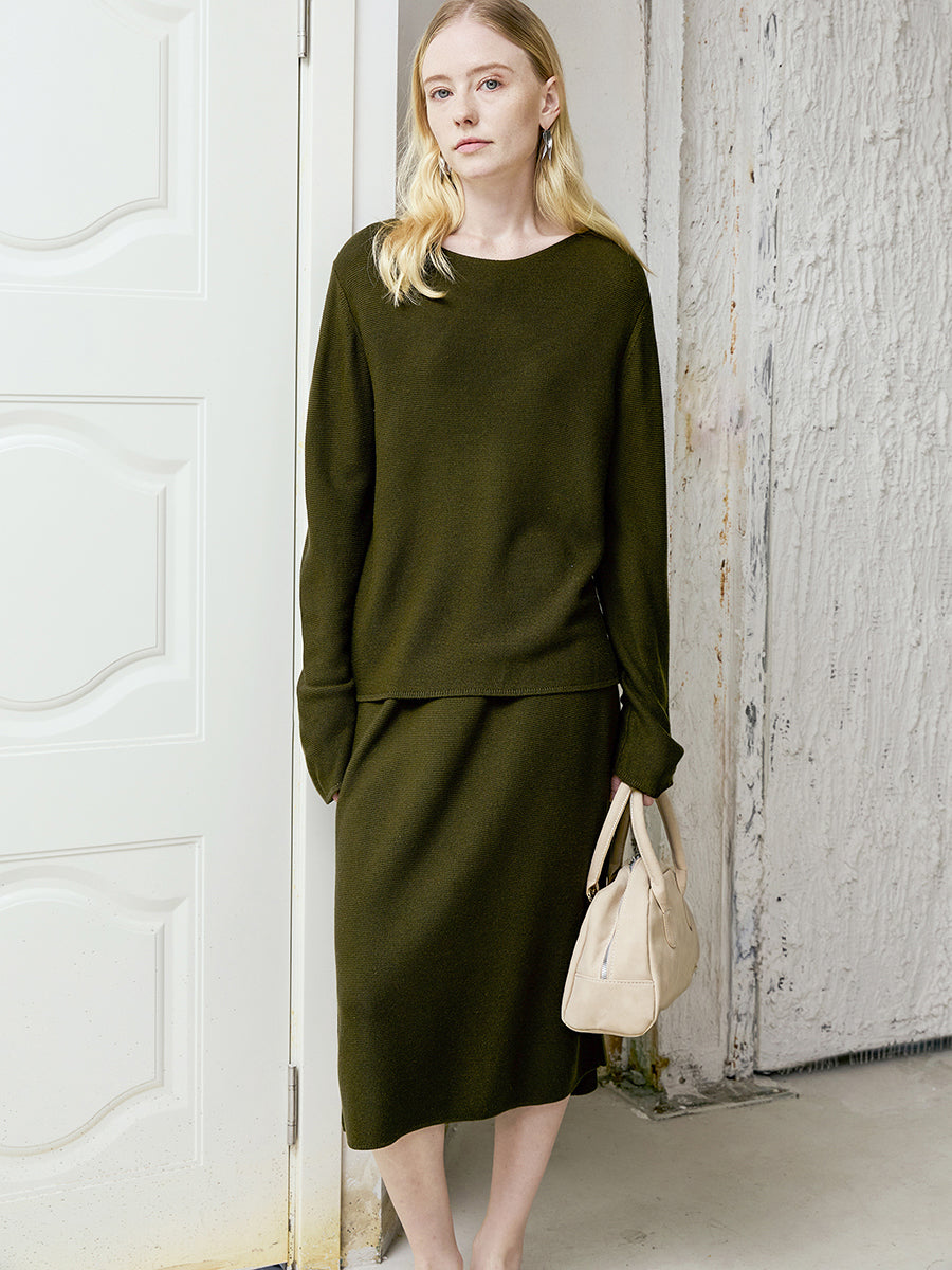 Silk–Wool Boat-Neck Knit Set — Long-Sleeve Top & Midi Skirt in Moss Gree V025