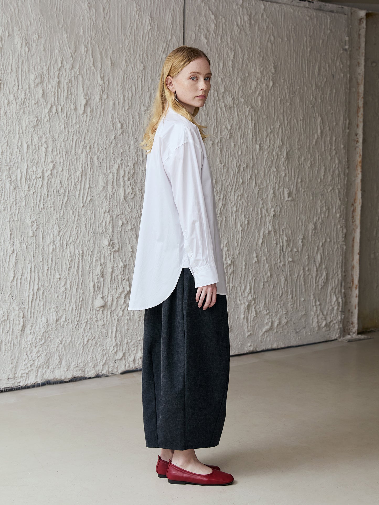 Wool-Blend Balloon Midi Skirt – Elastic Waist, Cocoon Silhouette | Deep Charcoal V014