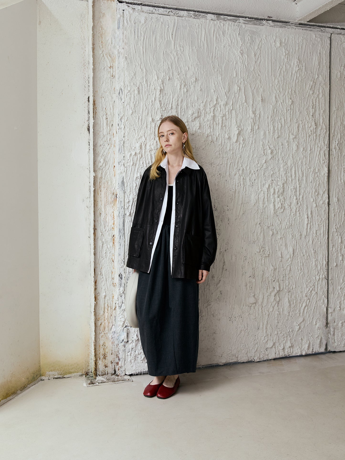 Wool-Blend Balloon Midi Skirt – Elastic Waist, Cocoon Silhouette | Deep Charcoal V014