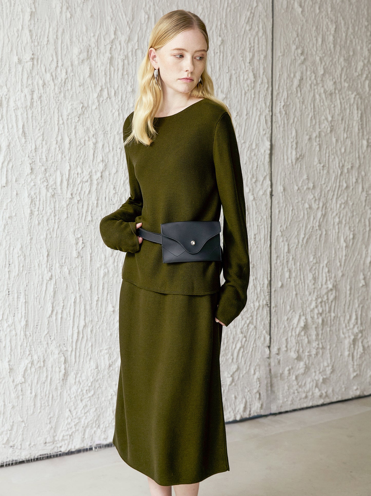 Silk–Wool Boat-Neck Knit Set — Long-Sleeve Top & Midi Skirt in Moss Gree V025