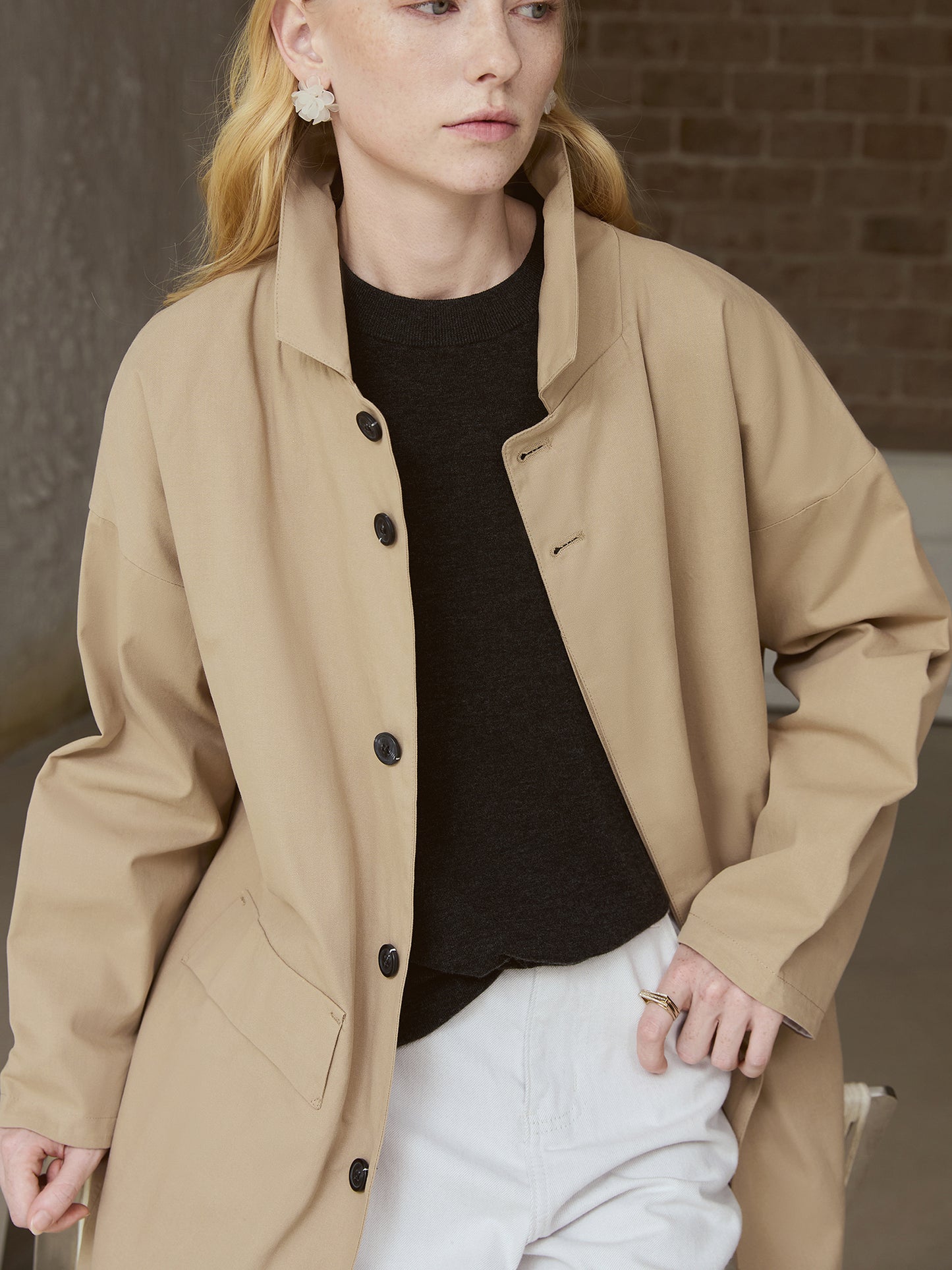 Single-Breasted, Relaxed Cocoon Fit, Mid-Length with Herringbone Lining (Dusk Beige) V030