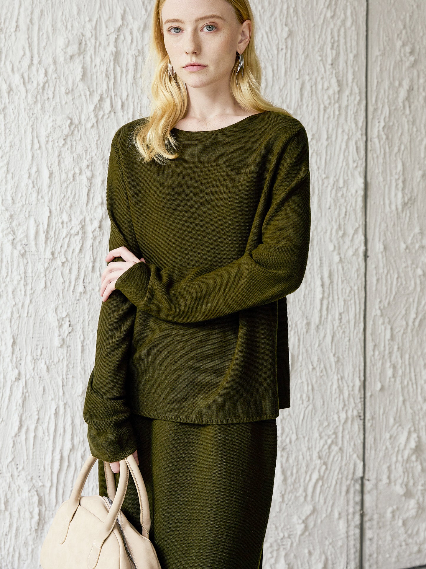 Silk–Wool Boat-Neck Knit Set — Long-Sleeve Top & Midi Skirt in Moss Gree V025